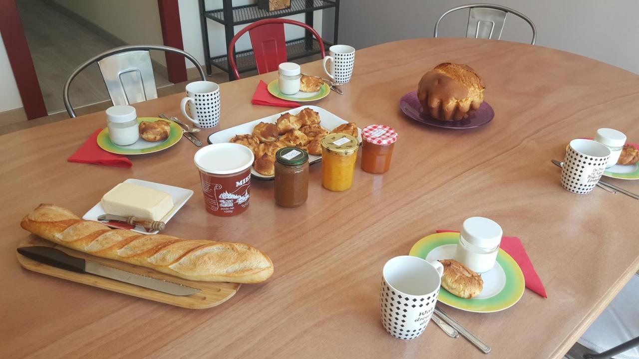 Au Petit Pressoir Bed & Breakfast Givry  Bagian luar foto