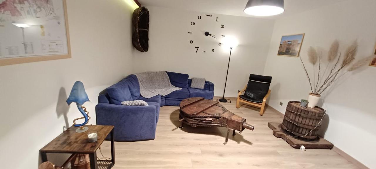 Au Petit Pressoir Bed & Breakfast Givry  Bagian luar foto