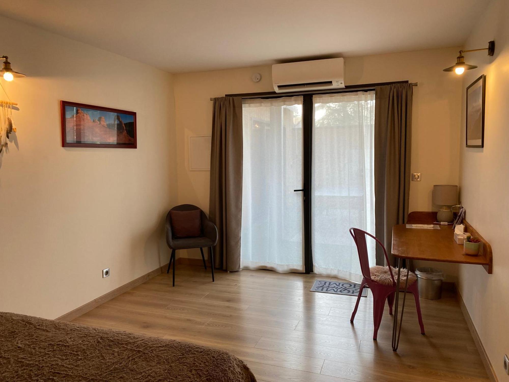 Au Petit Pressoir Bed & Breakfast Givry  Bagian luar foto